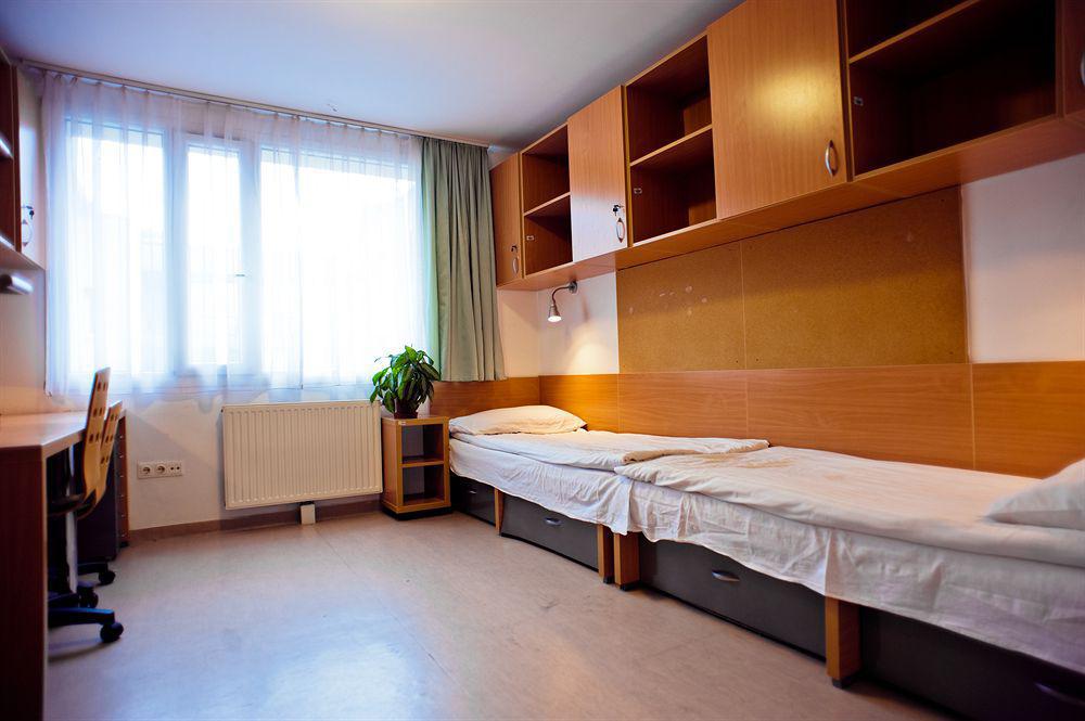 City Hostel Corvin Budapest Eksteriør billede